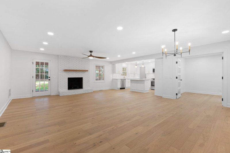 Property image 4 at 114 Old Hickory Point, Greenville, SC 29607