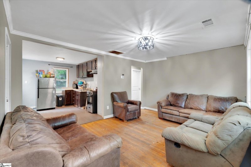 Property image 5 at 14 Pleasant Ridge Avenue, Greenville, SC 29605