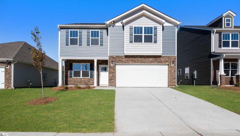 921 Pineland Drive