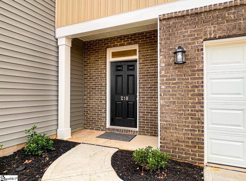 Property image 2 of 218 Toal Court in Bellevue, Greenville, SC 29611