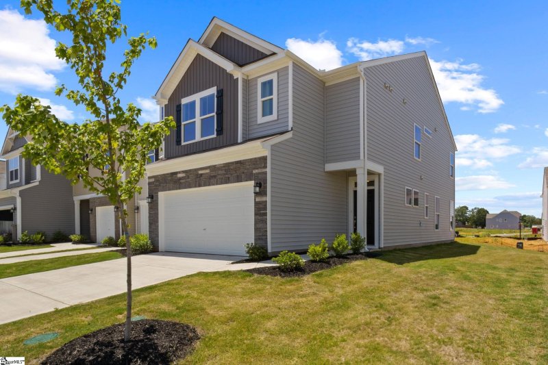 Property image 2 at 214 Toal Court, Greenville, SC 29611