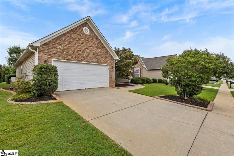 Property image 2 at 112 Wild Thorn Lane, Greenville, SC 29615