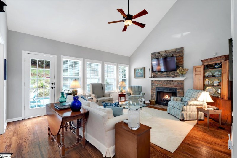 Property image 5 at 312 Winding Brook Court, Greenville, SC 29617