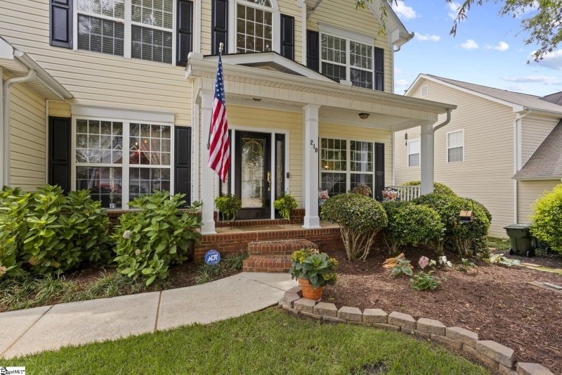 Property image 5 at 210 Ackerman Court, Greenville, SC 29607