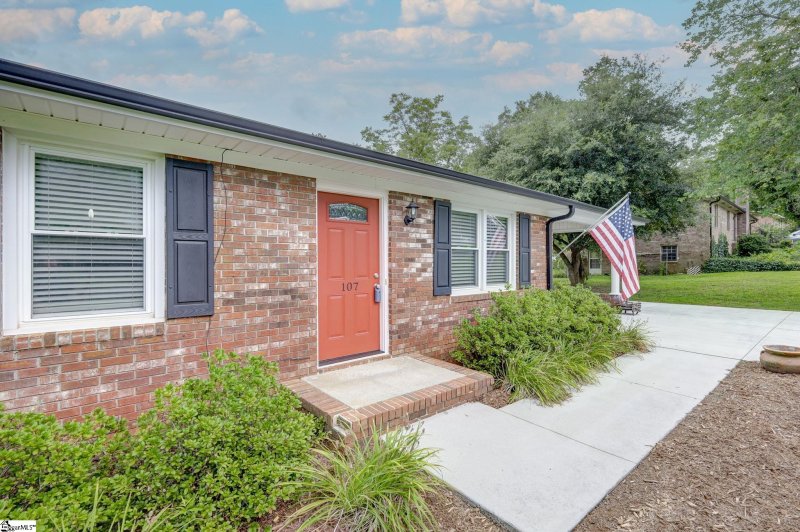 Property image 2 at 107 Truman Street, Easley, SC 29642
