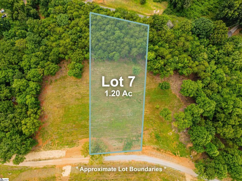 Property image 3 of 411 Longview Carolina Drive in Longview Carolina, Easley, SC 29640