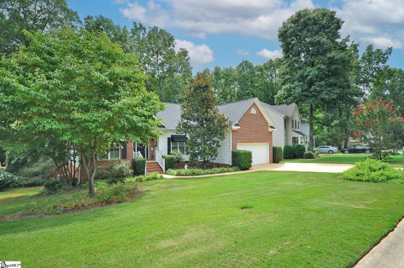 Property image 2 at 6 Angel Wing Court, Taylors, SC 29687