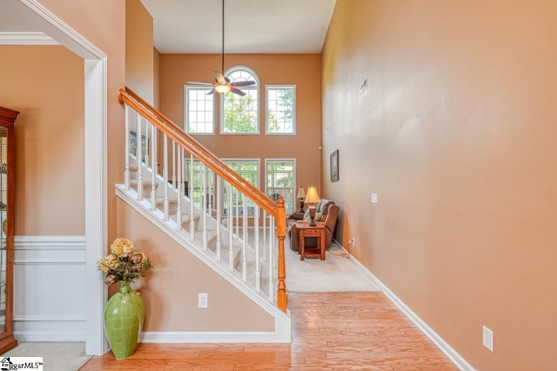 Property image 2 at 8 Breezewood Court, Greenville, SC 29607