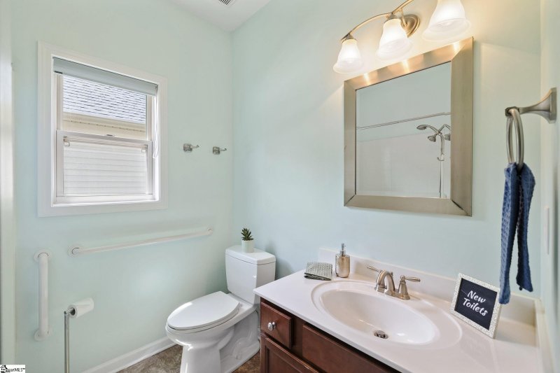 Property image 5 at 400 Marefair Lane, Simpsonville, SC 29680