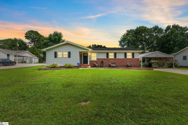 514 W Yellow Wood Drive