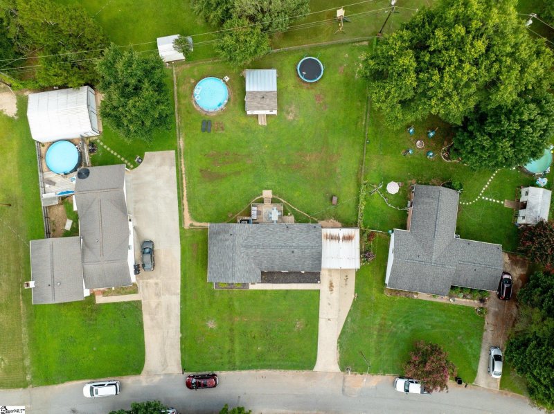 Property image 2 at 514 W Yellow Wood Drive, Simpsonville, SC 29680