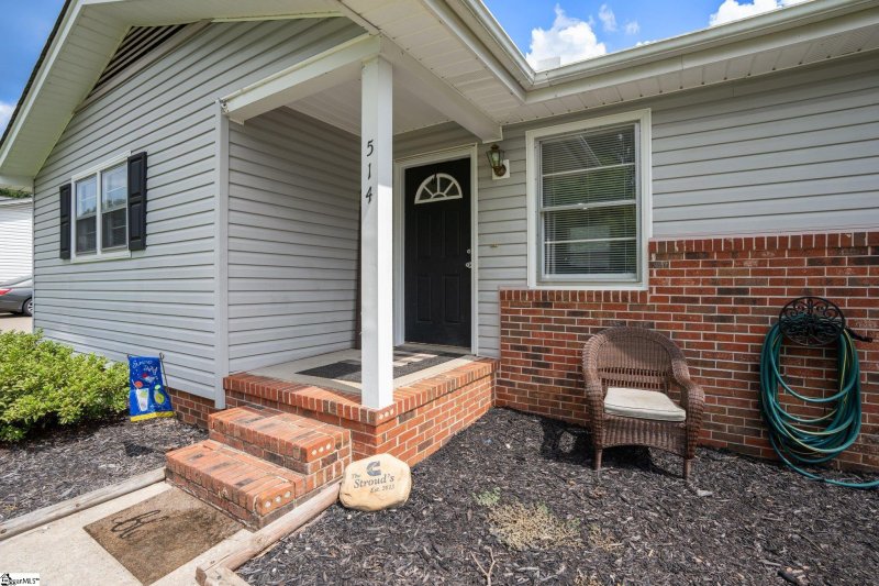 Property image 4 at 514 W Yellow Wood Drive, Simpsonville, SC 29680