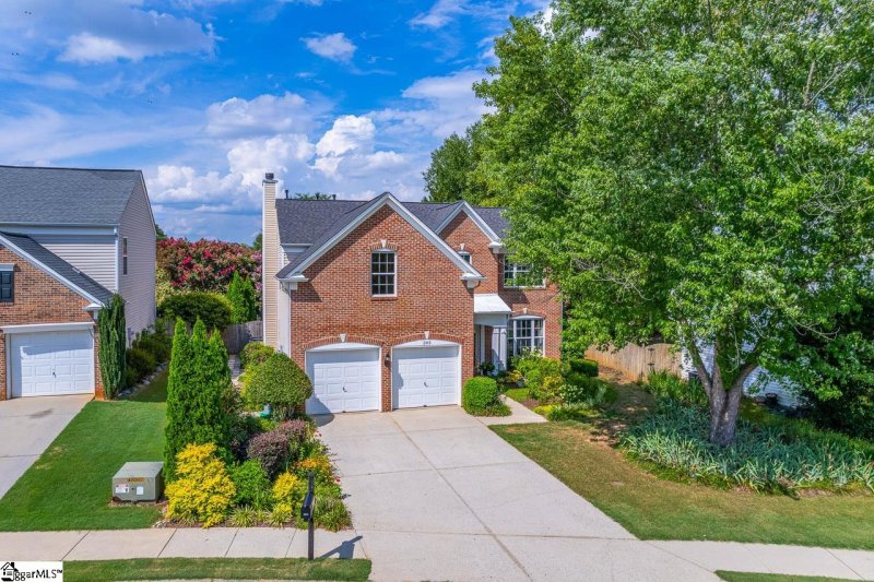 Property image 2 at 303 Collingsworth Lane, Greenville, SC 29615