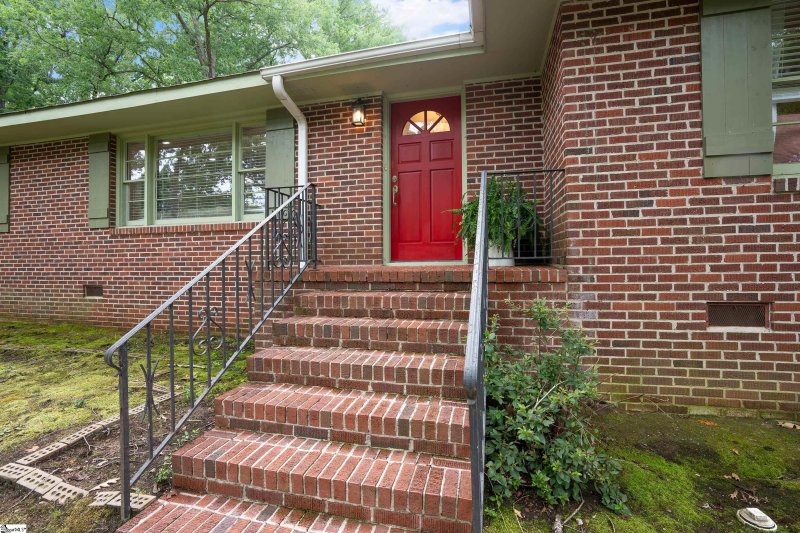 20 Arbutus Trail