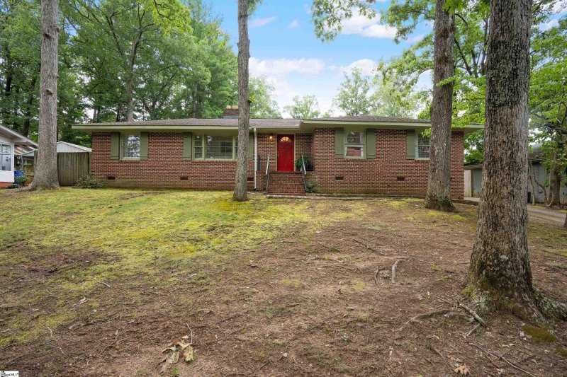 Property image 2 at 20 Arbutus Trail, Greenville, SC 29607