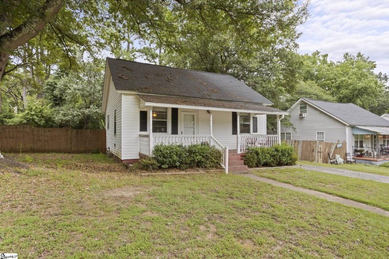 Property image 2 at 412 Connecticut Avenue, Greer, SC 29650-2109