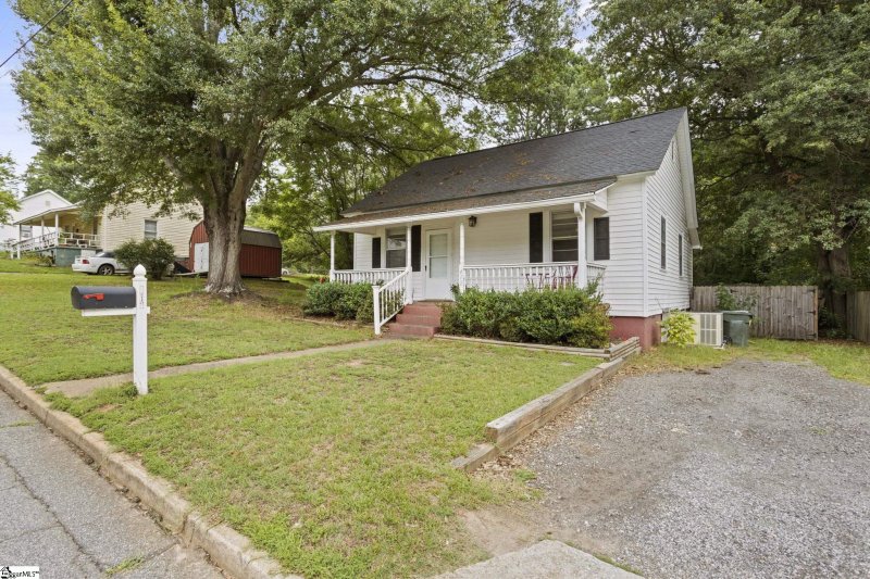 Property image 3 at 412 Connecticut Avenue, Greer, SC 29650-2109