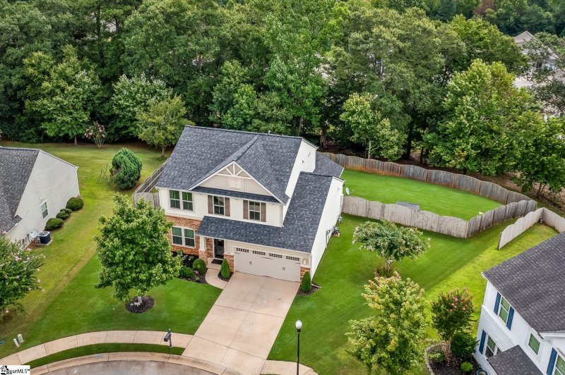 Property image 2 of 548 Shoreline Boulevard in Glen Lake, Boiling Springs, SC 29316