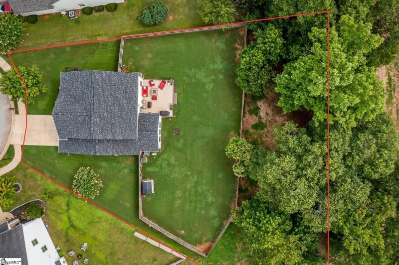 Property image 3 of 548 Shoreline Boulevard in Glen Lake, Boiling Springs, SC 29316