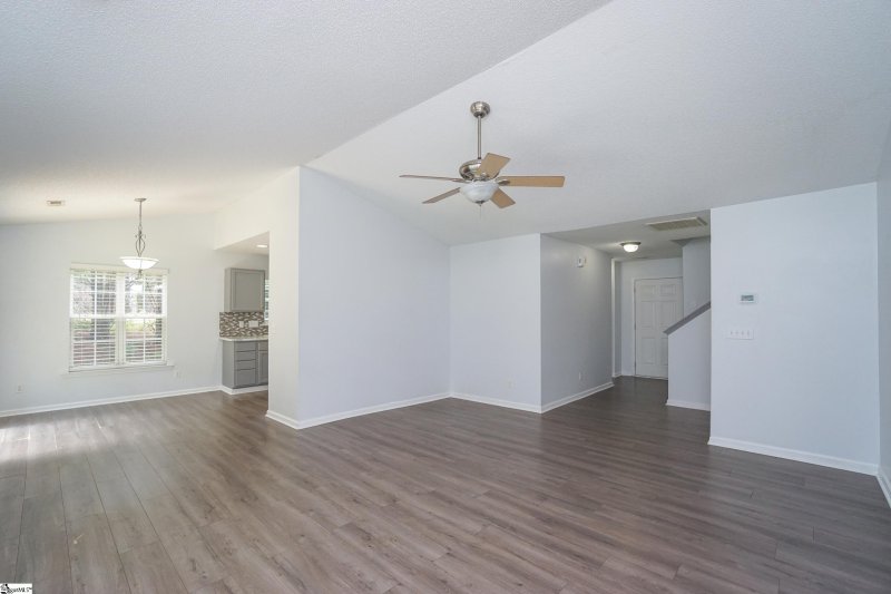 Property image 2 at 2 Acacia Drive, Simpsonville, SC 29681