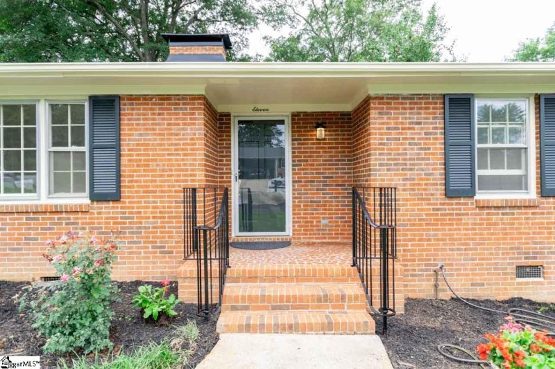 Property image 3 at 11 New Castle Way, Greenville, SC 29615