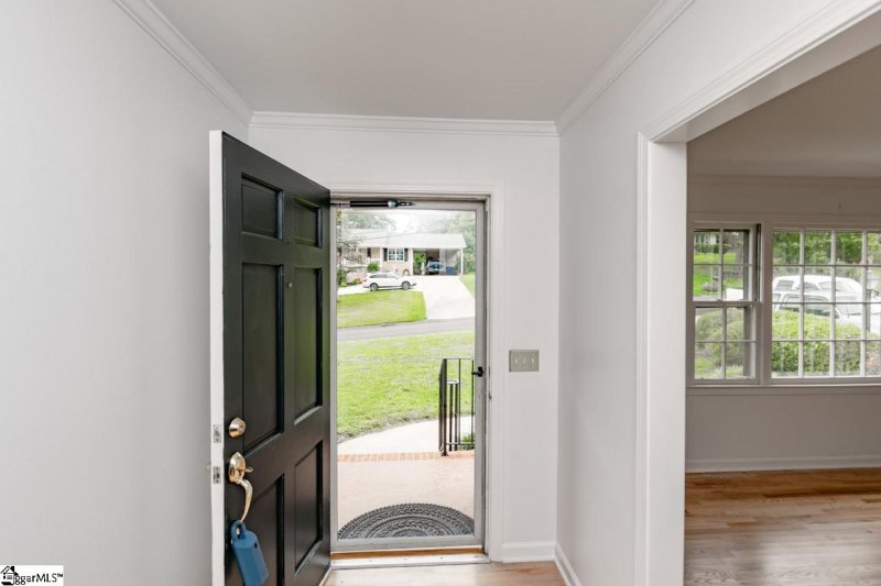 Property image 5 at 11 New Castle Way, Greenville, SC 29615