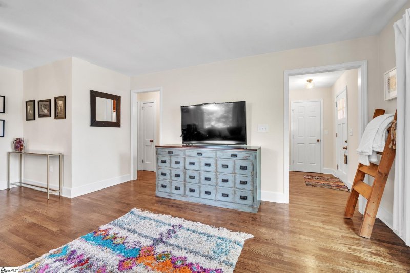 Property image 5 at 19 Balsam Drive, Greenville, SC 29607