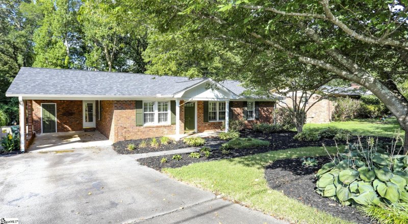 Property image 2 at 10 Trent Drive, Taylors, SC 29687