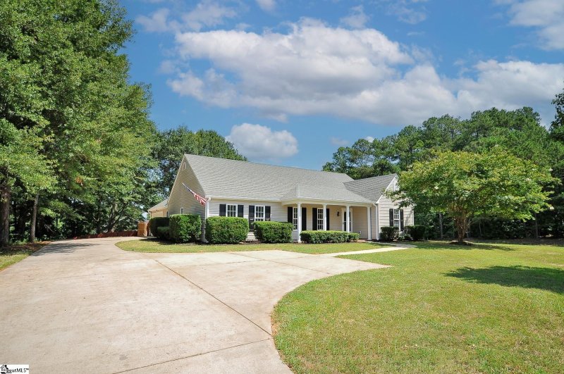 Property image 3 at 100 Kensett Drive, Williamston, SC 29697