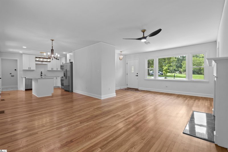 Property image 4 at 11 Sharon Drive, Greenville, SC 29607