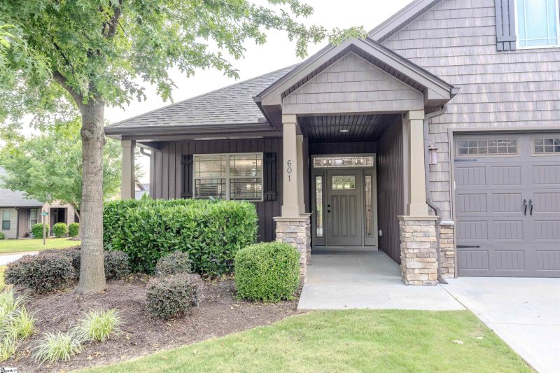 Property image 3 of 601 Castlestone Drive in Greystone Cottages, Greer, SC 29650