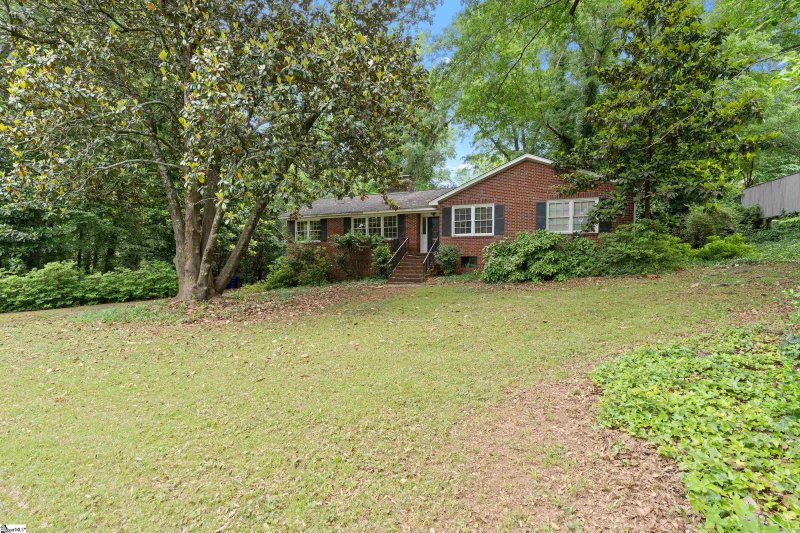 Property image 2 at 22 Mcdaniel Court, Greenville, SC 29605