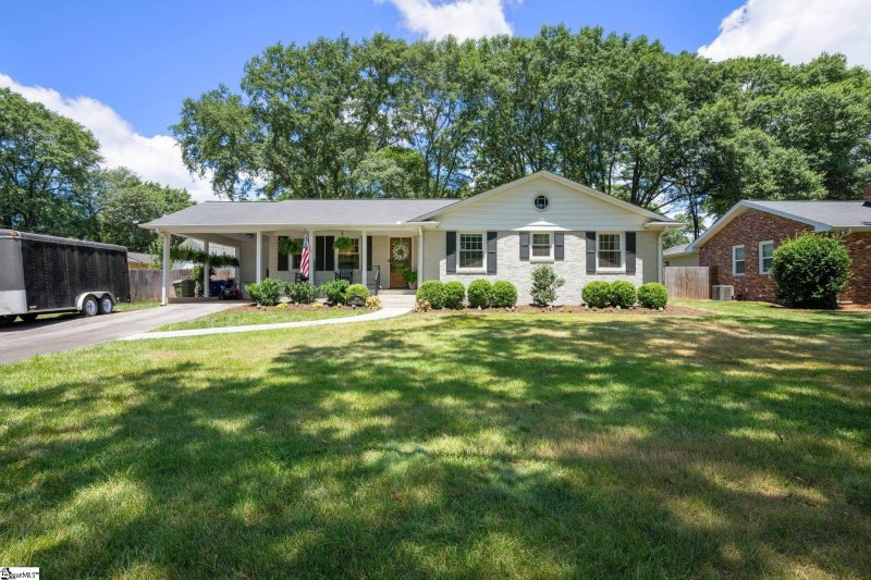 Property image 2 at 304 Carolina Avenue, Greenville, SC 29607