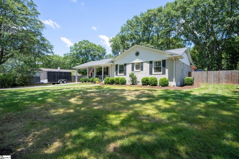 Property image 3 at 304 Carolina Avenue, Greenville, SC 29607