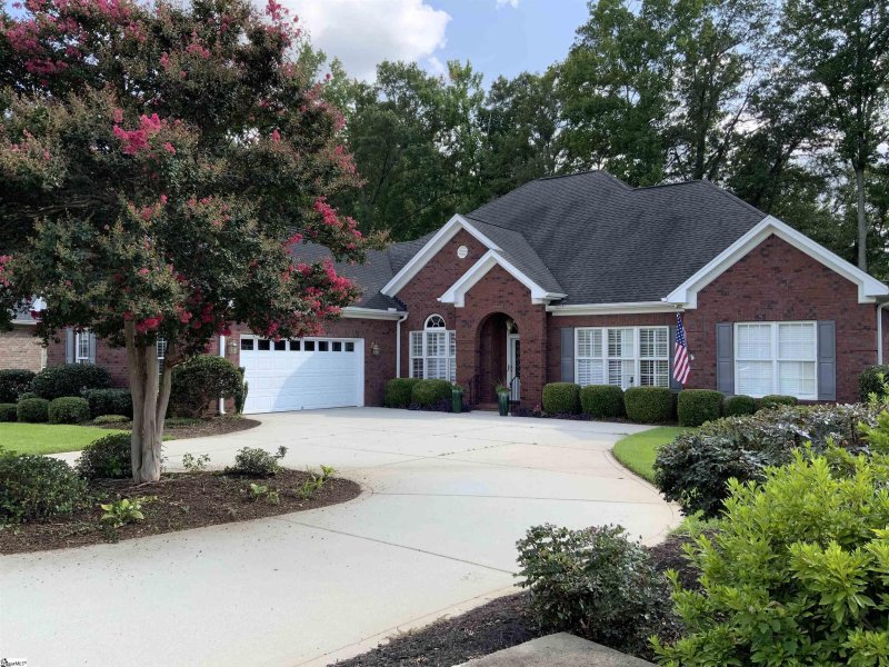 Property image 2 at 217 Bouchillion Drive, Greenville, SC 29615