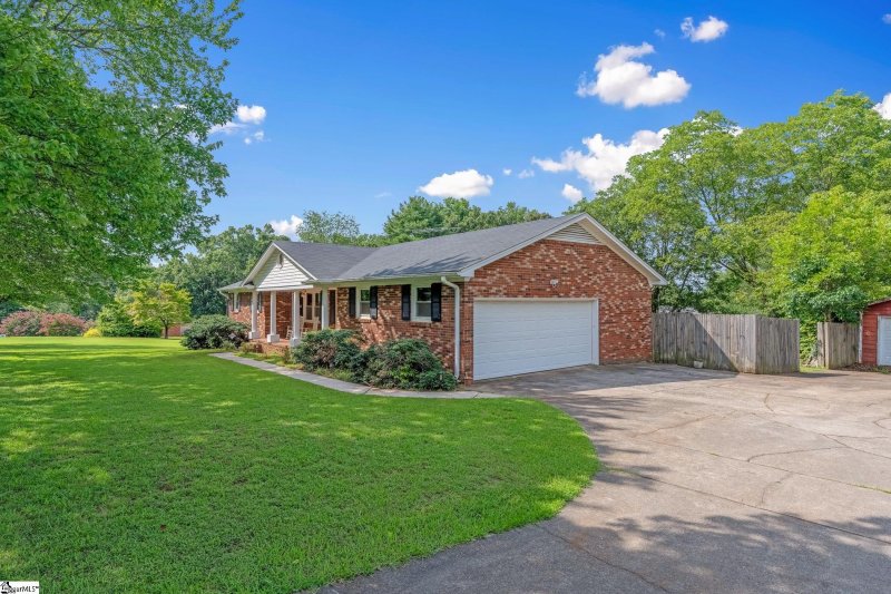 Property image 3 at 120 Bivings Drive, Duncan, SC 29334