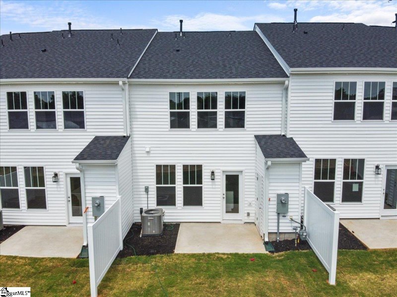 Property image 3 of 300 Marston Lane in Hickory Heights, Greenville, SC 29617