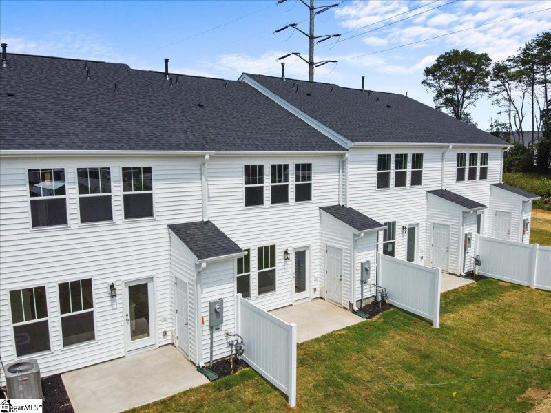 Property image 4 of 300 Marston Lane in Hickory Heights, Greenville, SC 29617