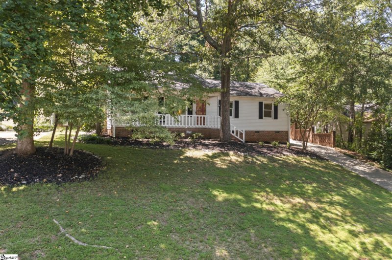 Property image 3 at 1604 WINDING Way, Taylors, SC 29687