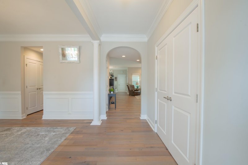 Property image 3 at 403 Algonquin Trail, Greenville, SC 29607