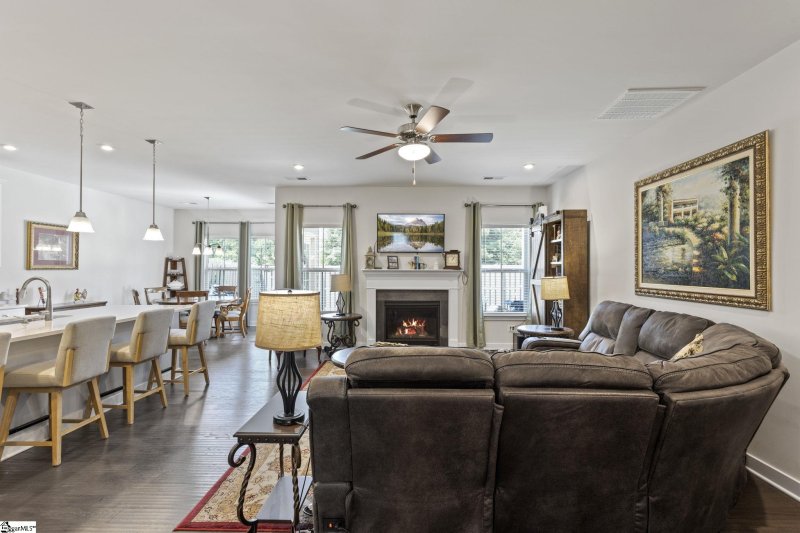 Property image 2 at 10 Hemingway Lane, Simpsonville, SC 29681