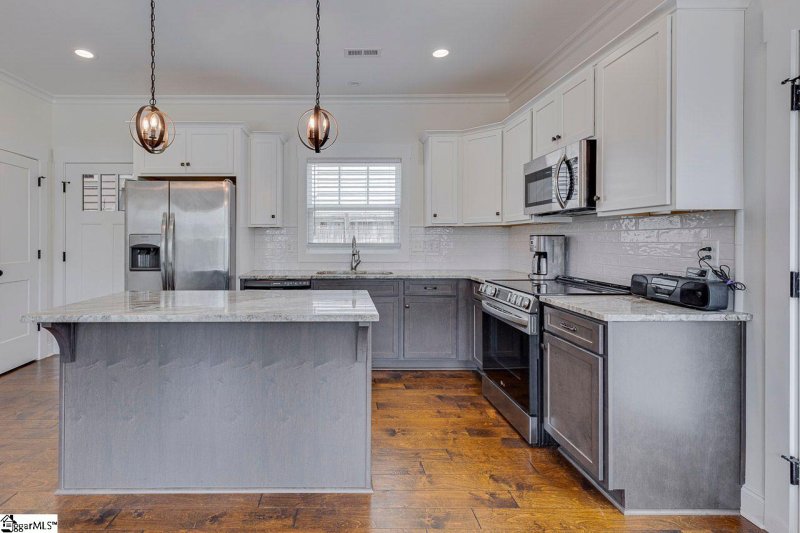 Property image 4 at 12 Greenridge Drive, Greenville, SC 29607