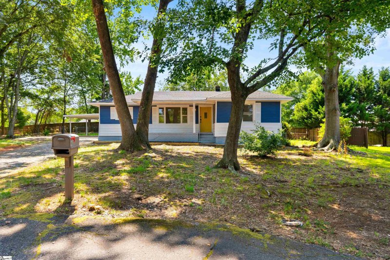 Property image 3 at 6 Pisgah Circle, Greenville, SC 29609