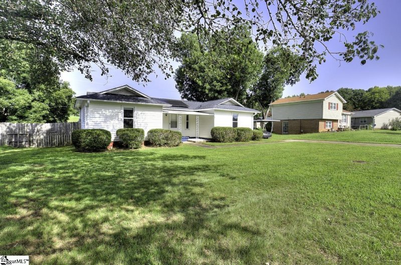 Property image 2 at 131 Abbotsford Drive, Simpsonville, SC 29681