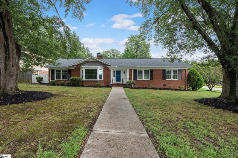 133 Rollingreen Road