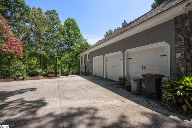 Property image 3 at 710 Scarborough Drive, Greer, SC 29650
