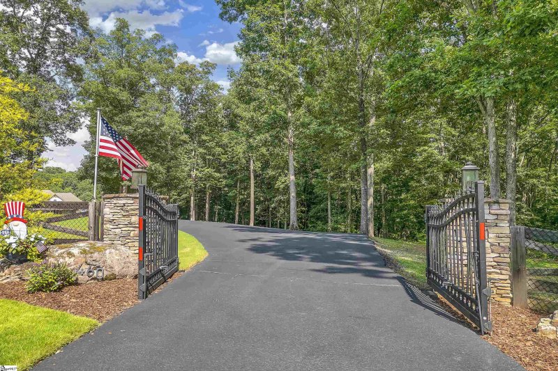 Property image 5 at 460 Whispering Ridge Trail, Woodruff, SC 29388