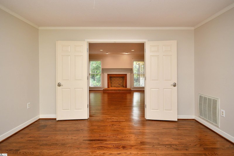 Property image 4 at 201 S Lady Slipper Lane, Greer, SC 29650