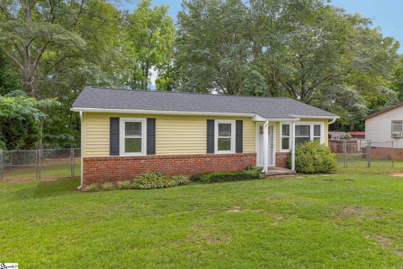 Property image 2 at 303 Boyd Avenue, Simpsonville, SC 29681