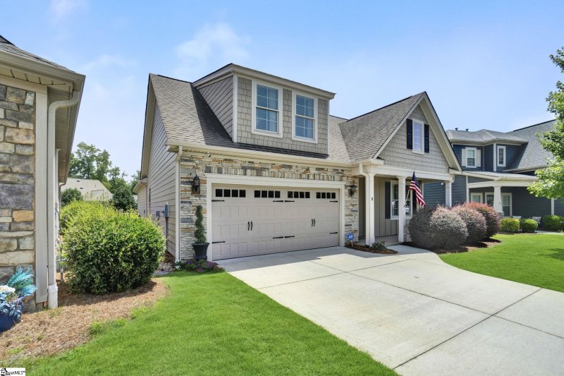 Property image 2 at 11 Briarhill Drive, Simpsonville, SC 29680